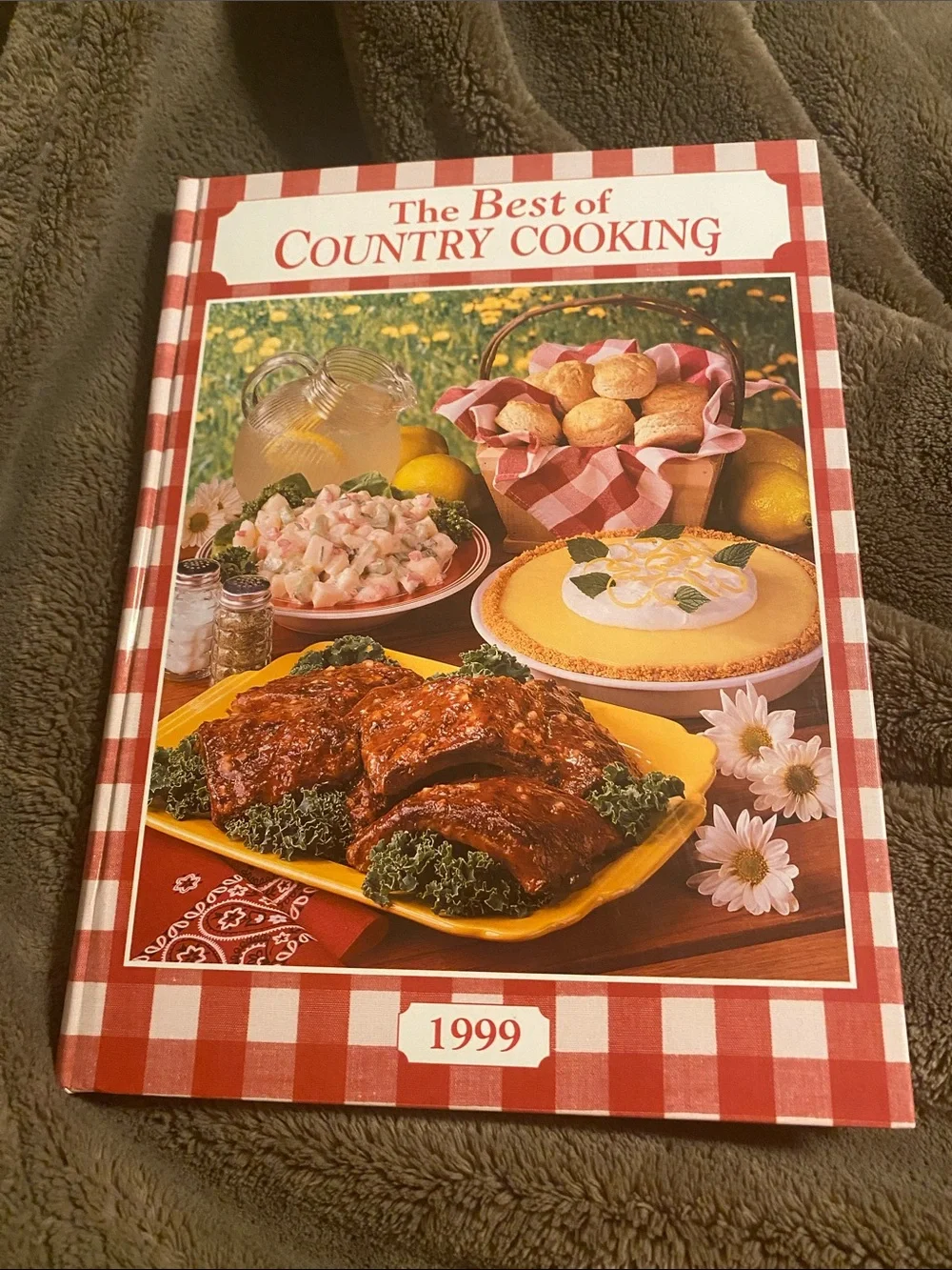Vintage The Best of Country Cooking Cookbook - 1999